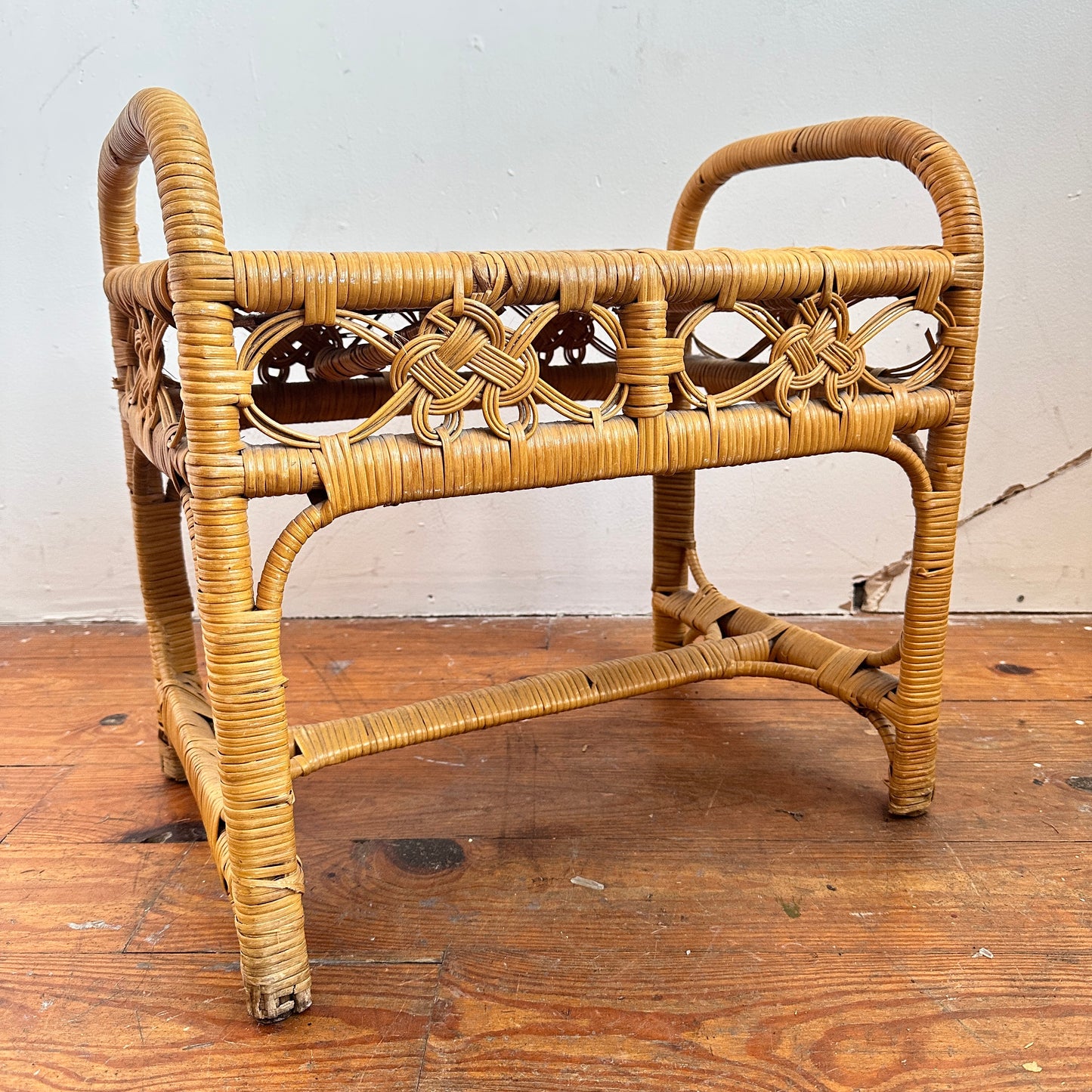 TB023 WICKER SIDE TABLE