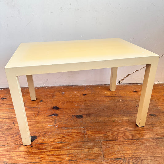 TB025 DISTRESSED YELLOW CREAM PARSONS COFFEE TABLE