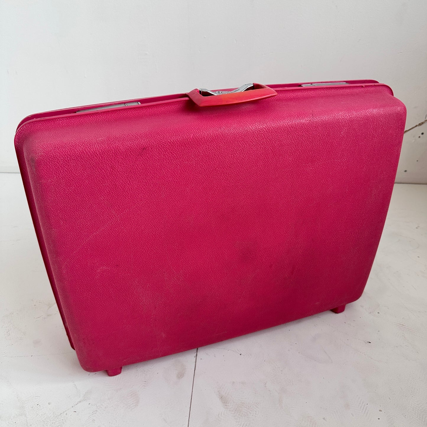 TL004 ROYAL PINK SUITCASE