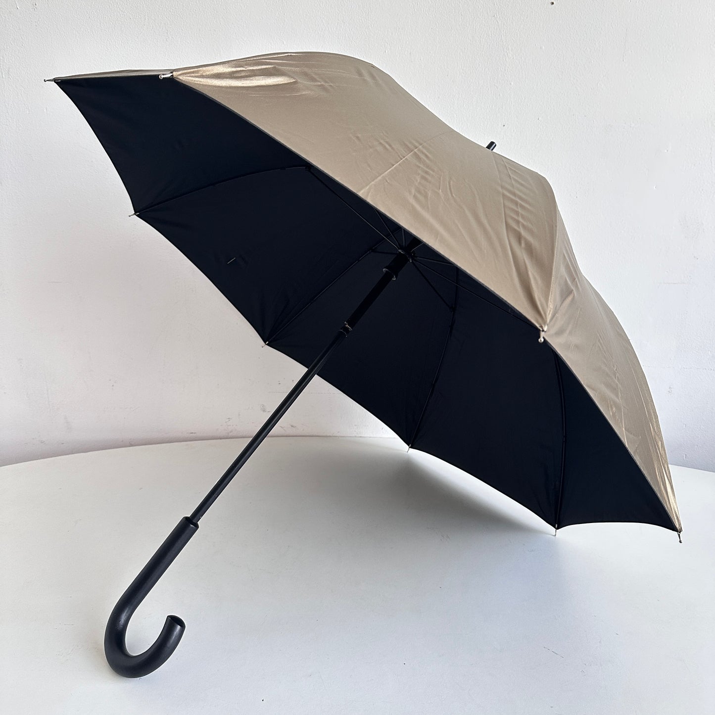 TL016 GOLD & BLACK UMBRELLA
