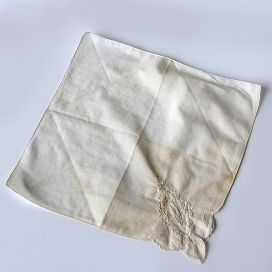 TL017 VINTAGE CREAM TOOTIE EMBROIDERED NAPKIN