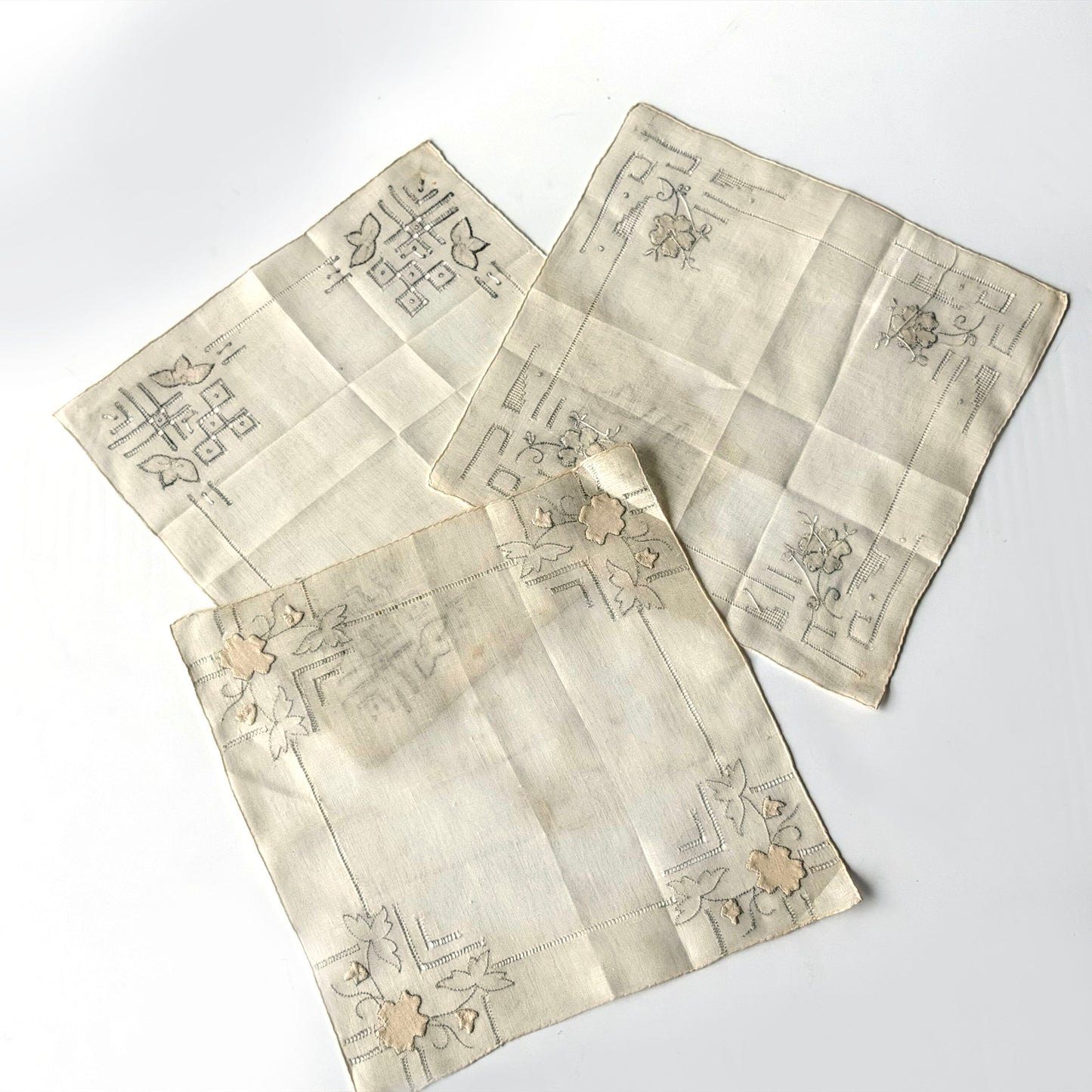 TL20 VINTAGE STAINED PINK FLORAL NAPKIN