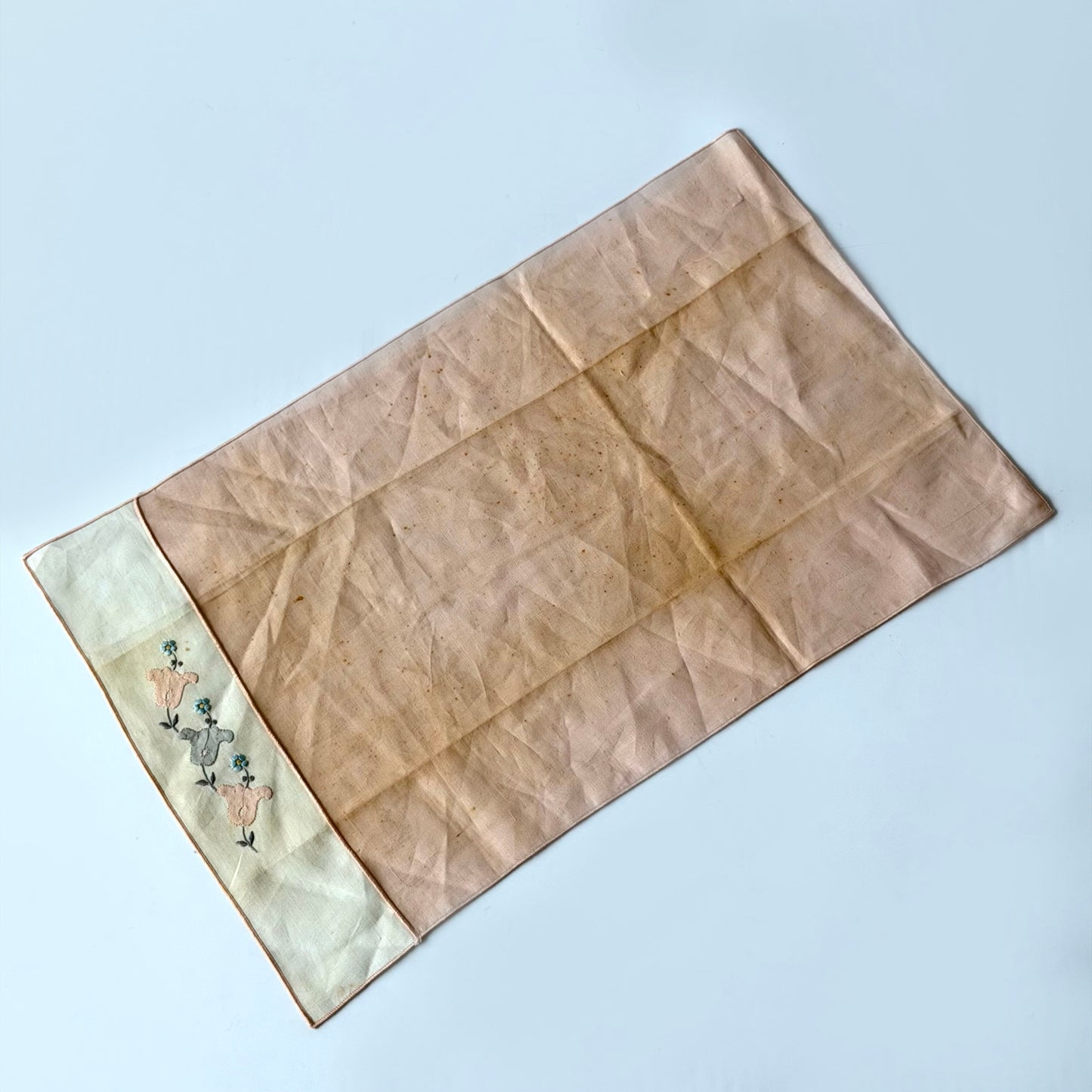 TL020 SET OF 3 VINTAGE WORN FLORAL CREAM NAPKINS