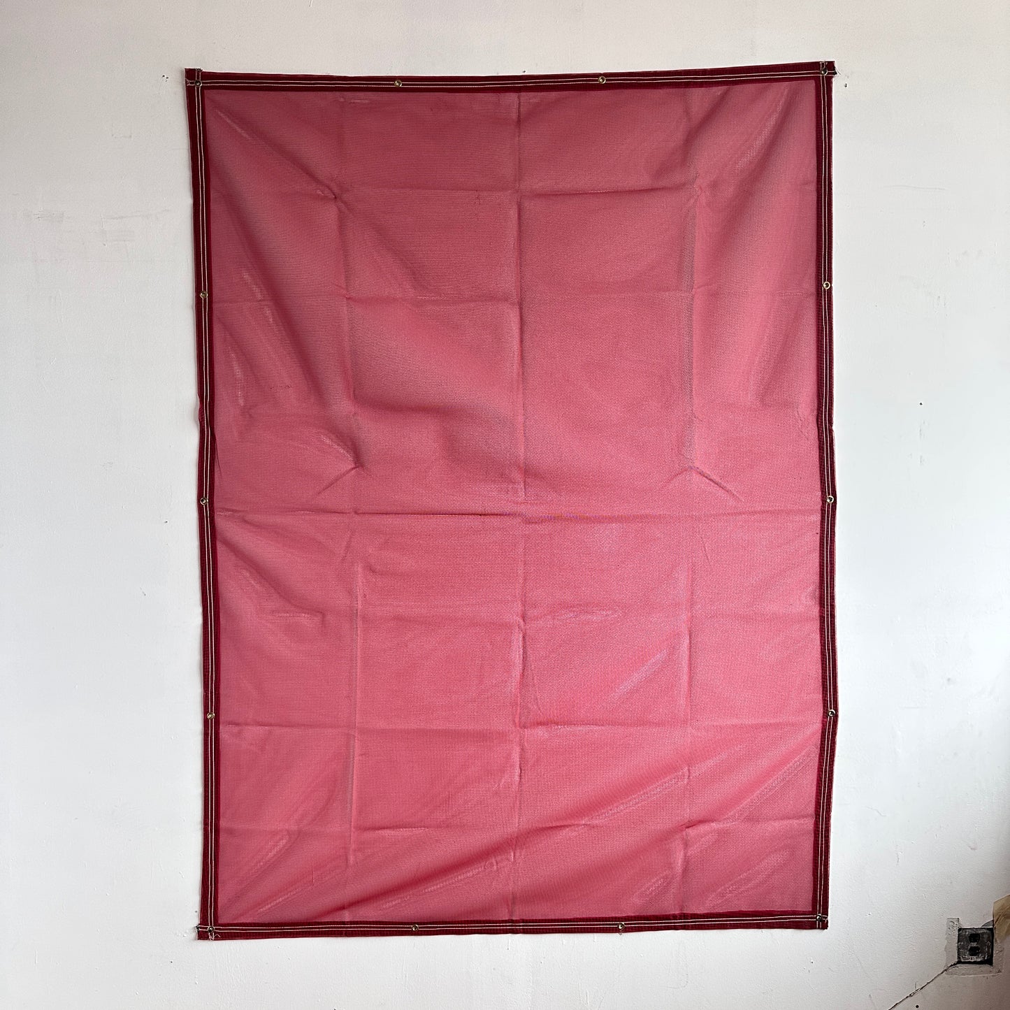TP002 8' X 6' RED MESH TARP