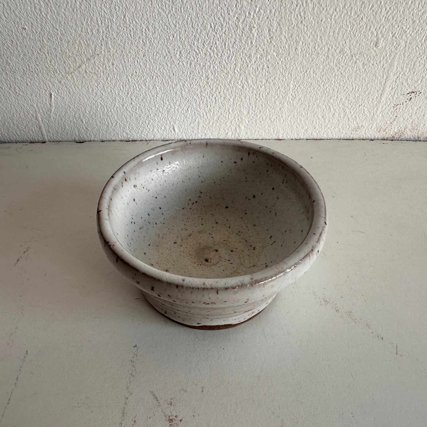 TT007 SPECKLED MILKY BOWL