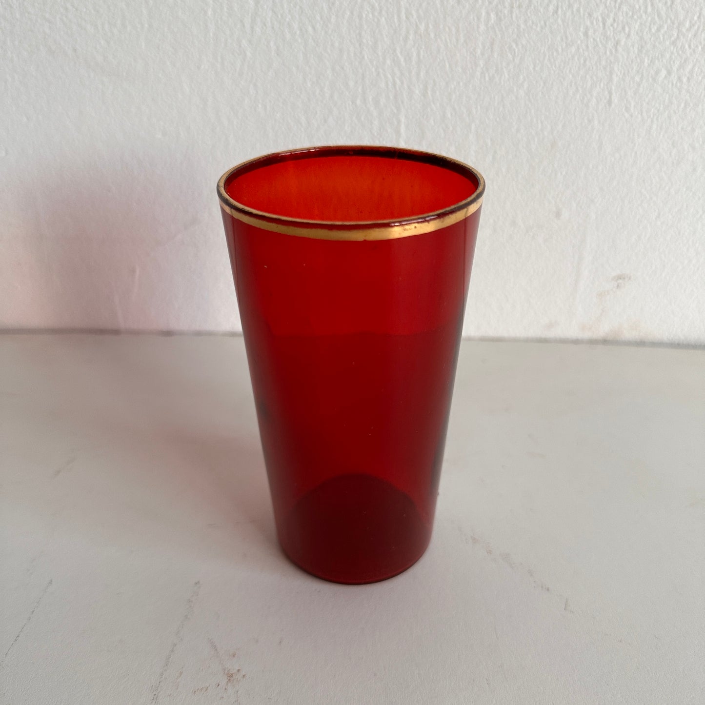 TT021 GOLD RIMMED RED TINTED GLASS