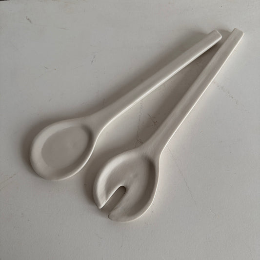 TT073 CERAMIC SALAD SERVERS