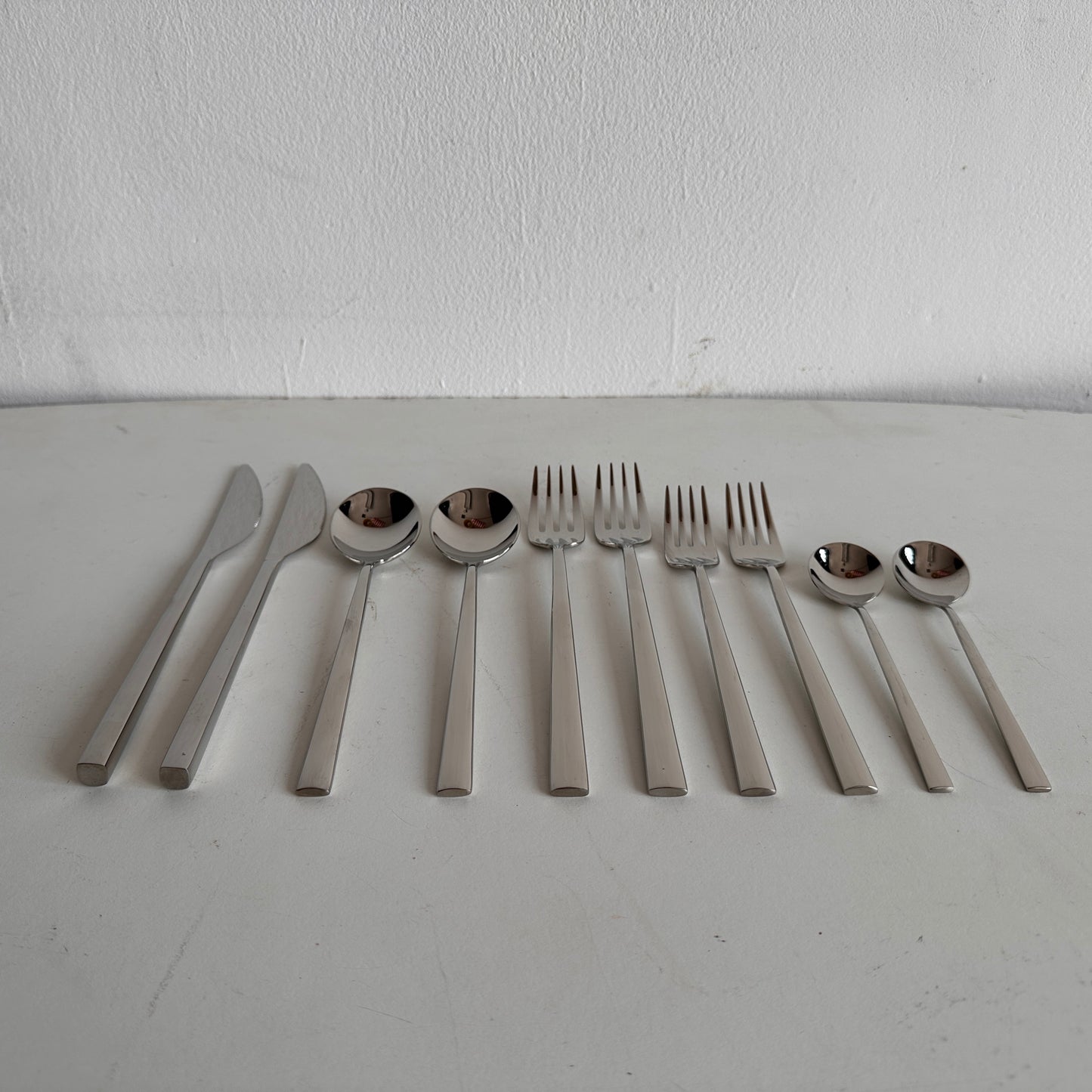 TT083 TWO SETS OF CHROME FLATWARE