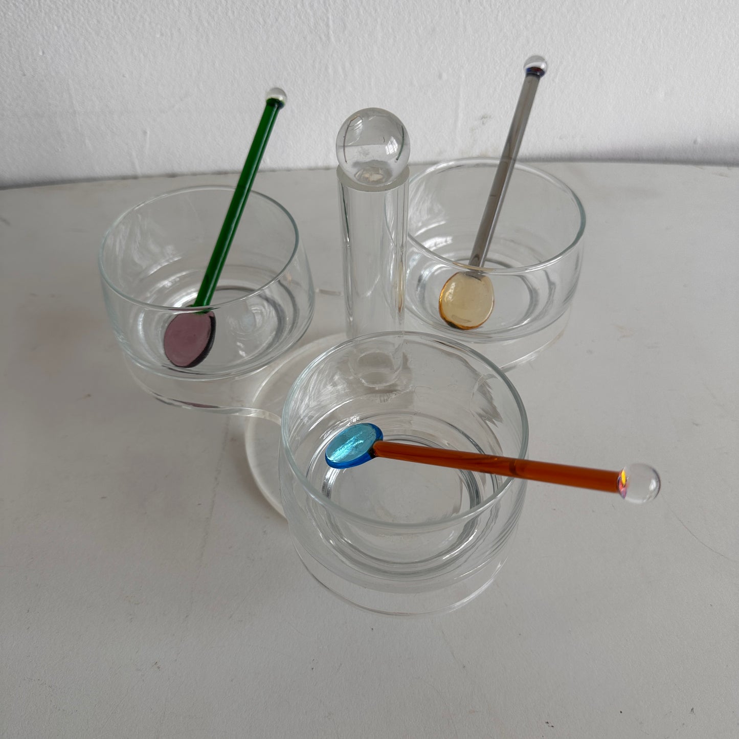 TT085 LUCITE AND GLASS 3 DISH HORDUERVES SERVER