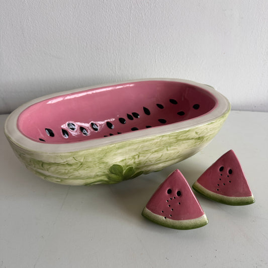 TT086 CERAMIC WATERMELON SERVING BOWL WITH SALT AND PEPPER SHAKERS