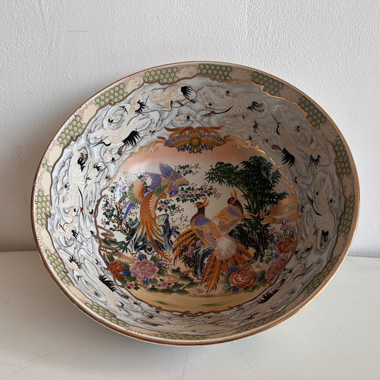 TT092 VINTAGE JAPANESE CERAMIC “A THOUSAND CRANES” CENTERPIECE BOWL