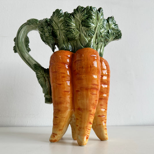 TT104 CERAMIC CARROT PITCHER