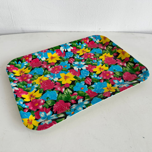 TT108 LARGE PLASTIC TRAY WITH PINK, YELLOW, BLUE FLOWERS