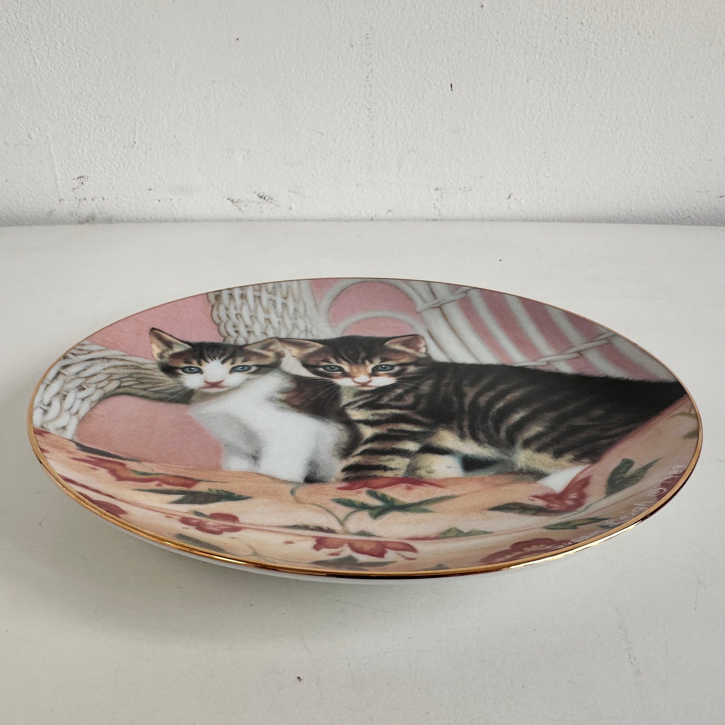 TT115 CERAMIC KITTENS PLATE