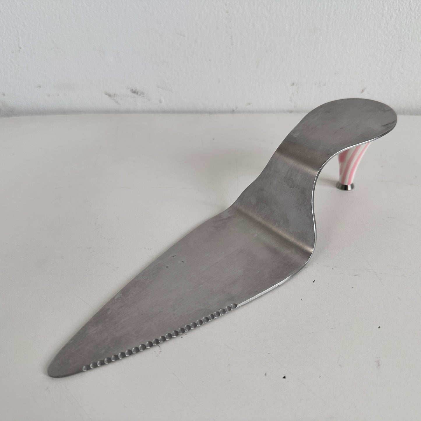 TT116 HIGH HEEL CAKE SERVER