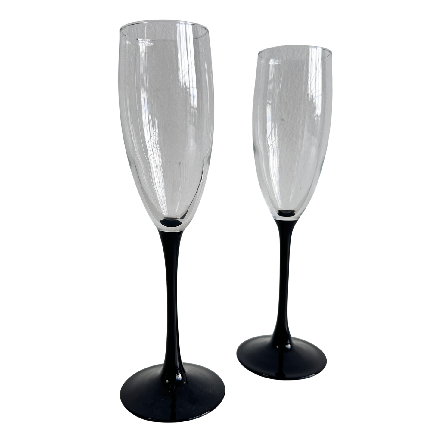 TT135 PAIR OF CHAMPAGNE FLUTES WITH BLACK STEMS