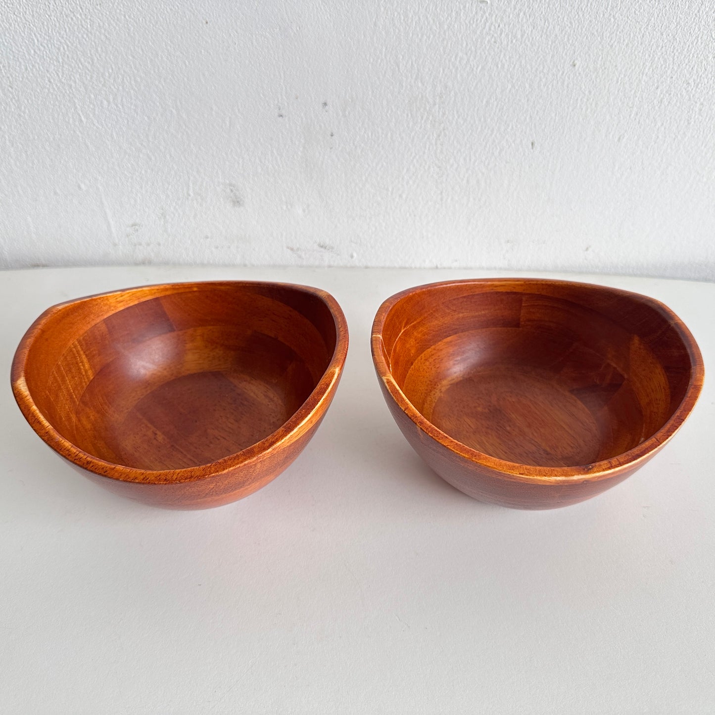 TT138 PAIR OF CARVED WOOD BOWLS