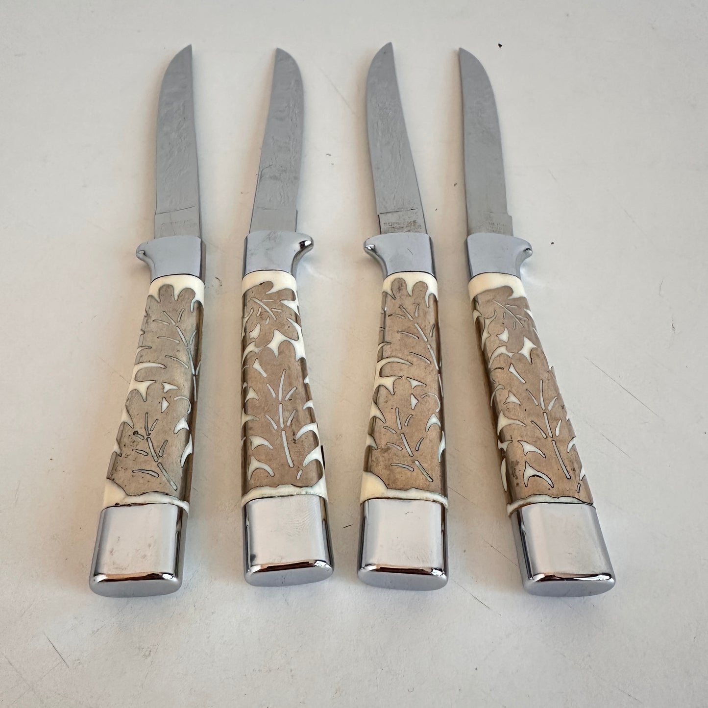 TT158 SET OF 4 ORNATE STAINLESS STEEL STEAK KNIVES