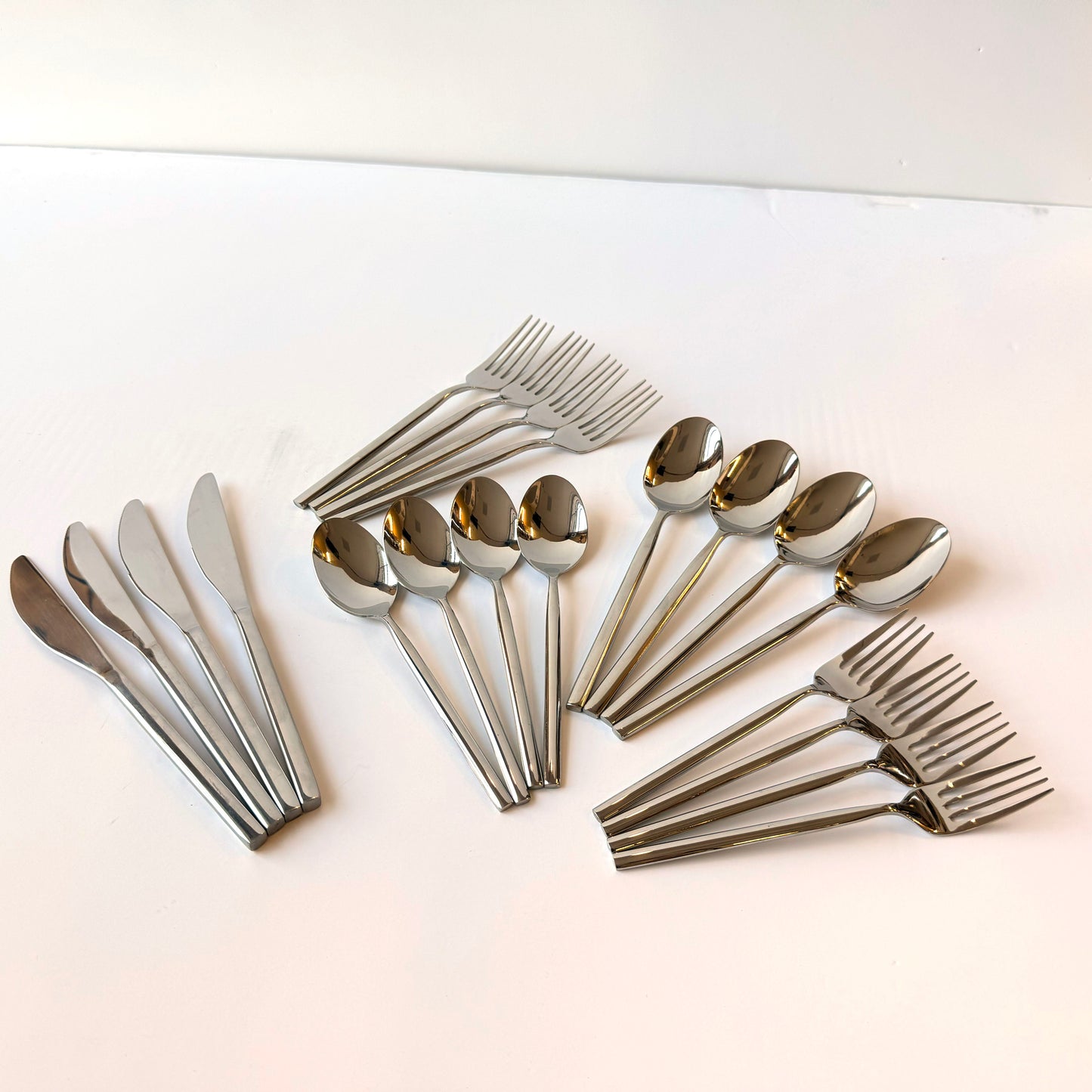TT172 20 PIECE CHROME FLATWARE SET