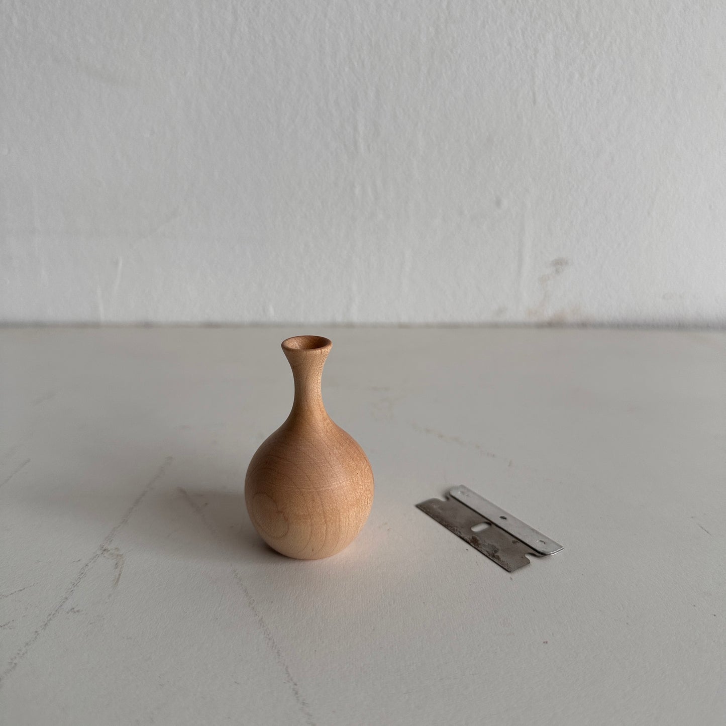 VS001 TINY WOOD VASE