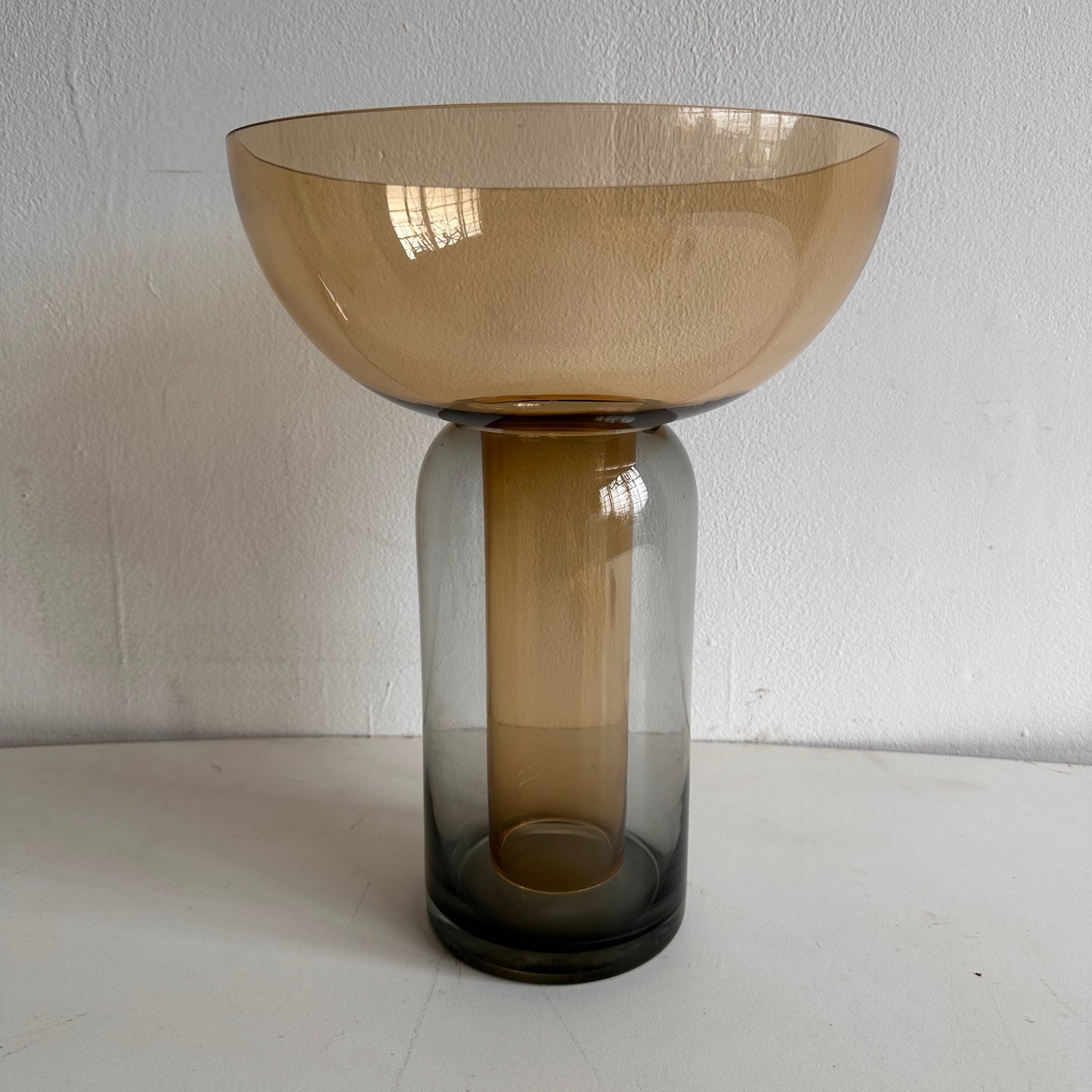 VS031 SMOKED AND AMBER GLASS VASE