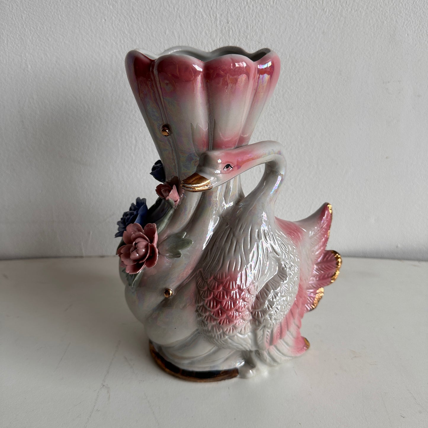 VS037 GOLDEN GOOSE VASE