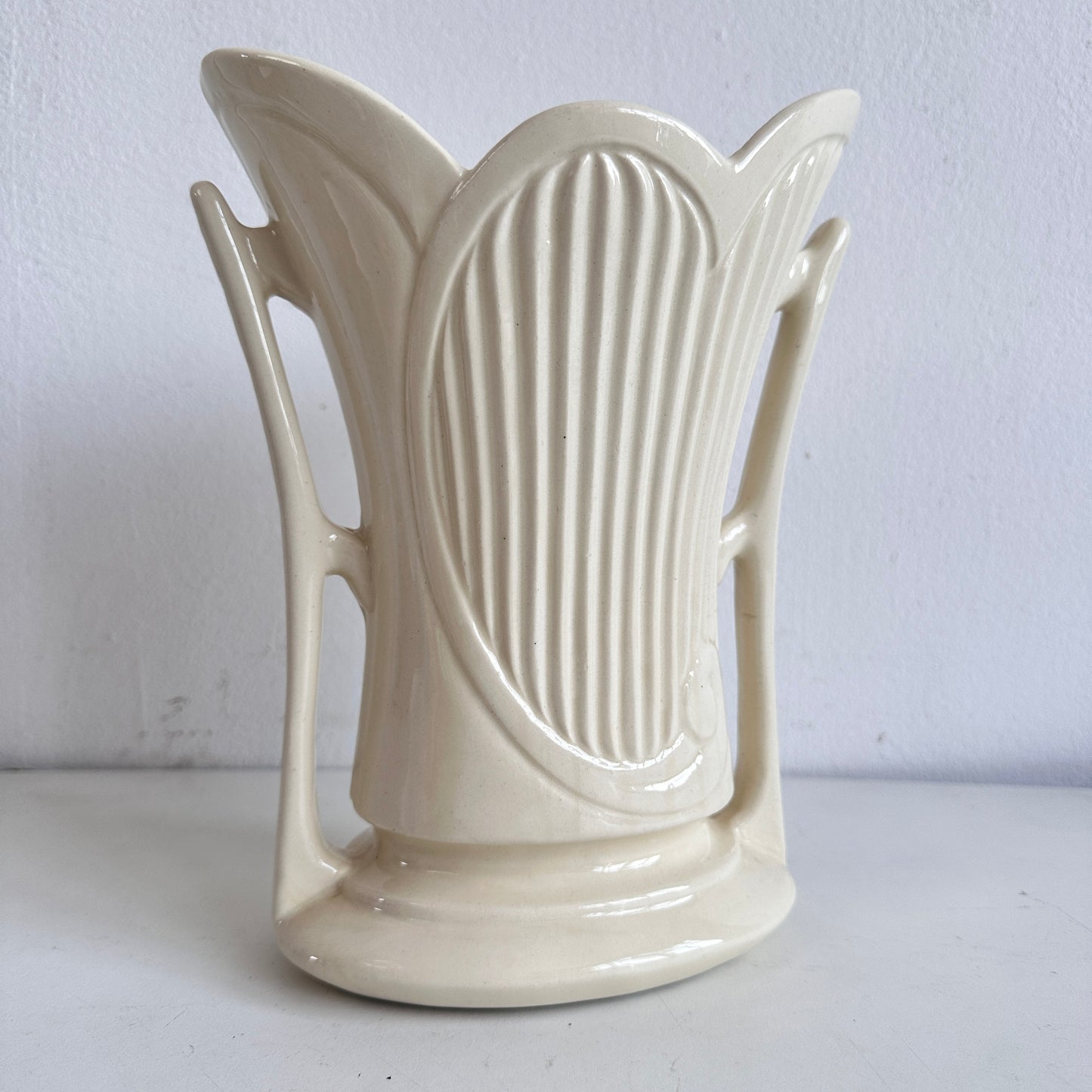 VS052 CREAM ART DECO VASE