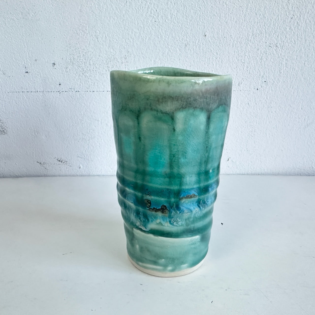 VS059 GREEN DRIPPY CERAMIC VASE