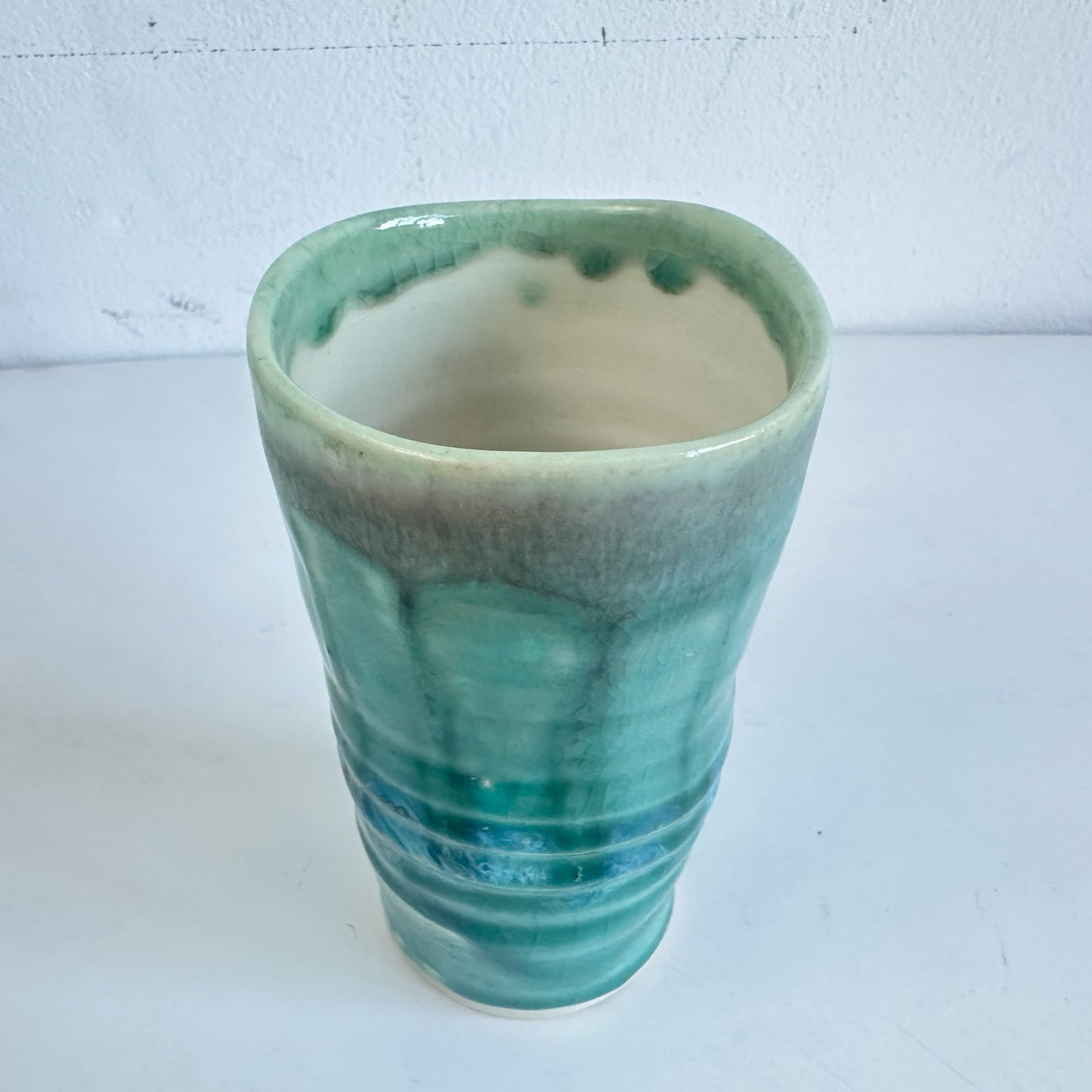 VS059 GREEN DRIPPY CERAMIC VASE