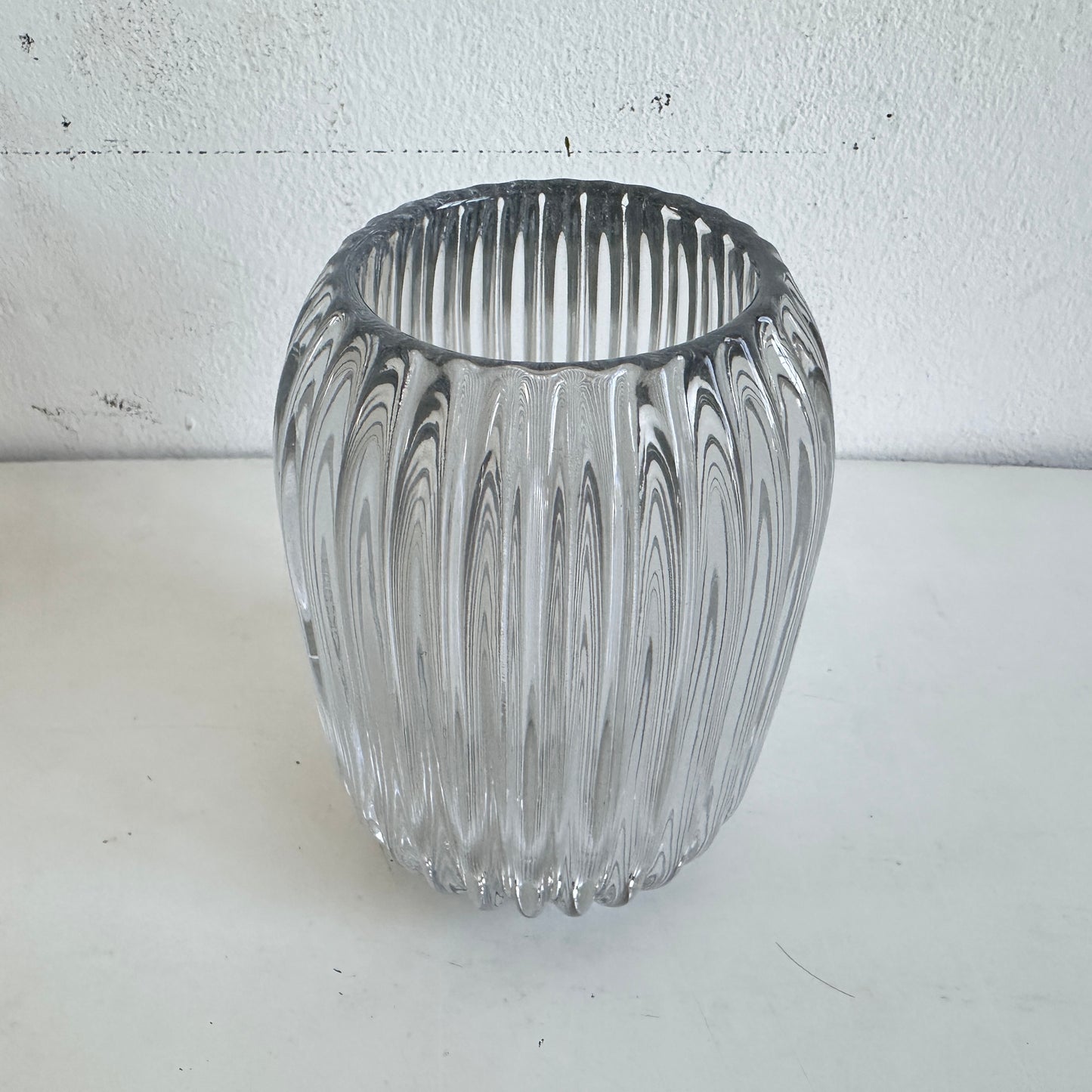 VS065 CLEAR GLASS FLUTED VASE