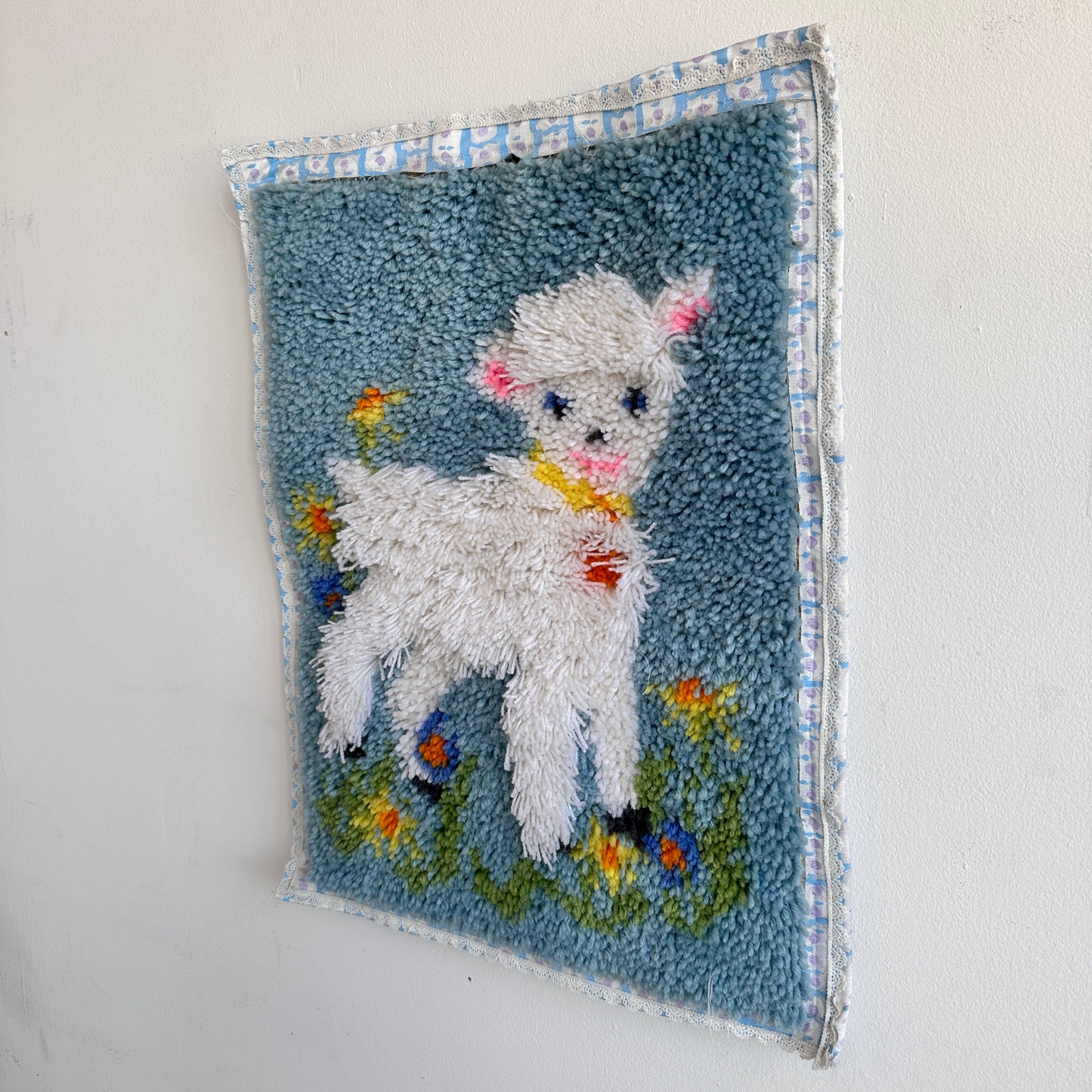 WD006 VINTAGED HAND TUFTED LAMB WALL HANGING