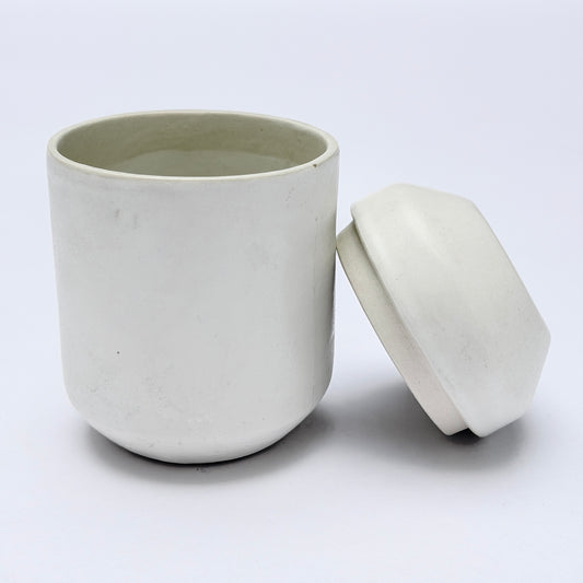 TT018 JAPANESE WHITE CERAMIC TEA CANISTER