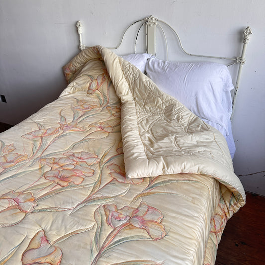 BG001 IRIS GLADIOLUS VINTAGE QUILTED COMFORTER WITH PILLOW CASES