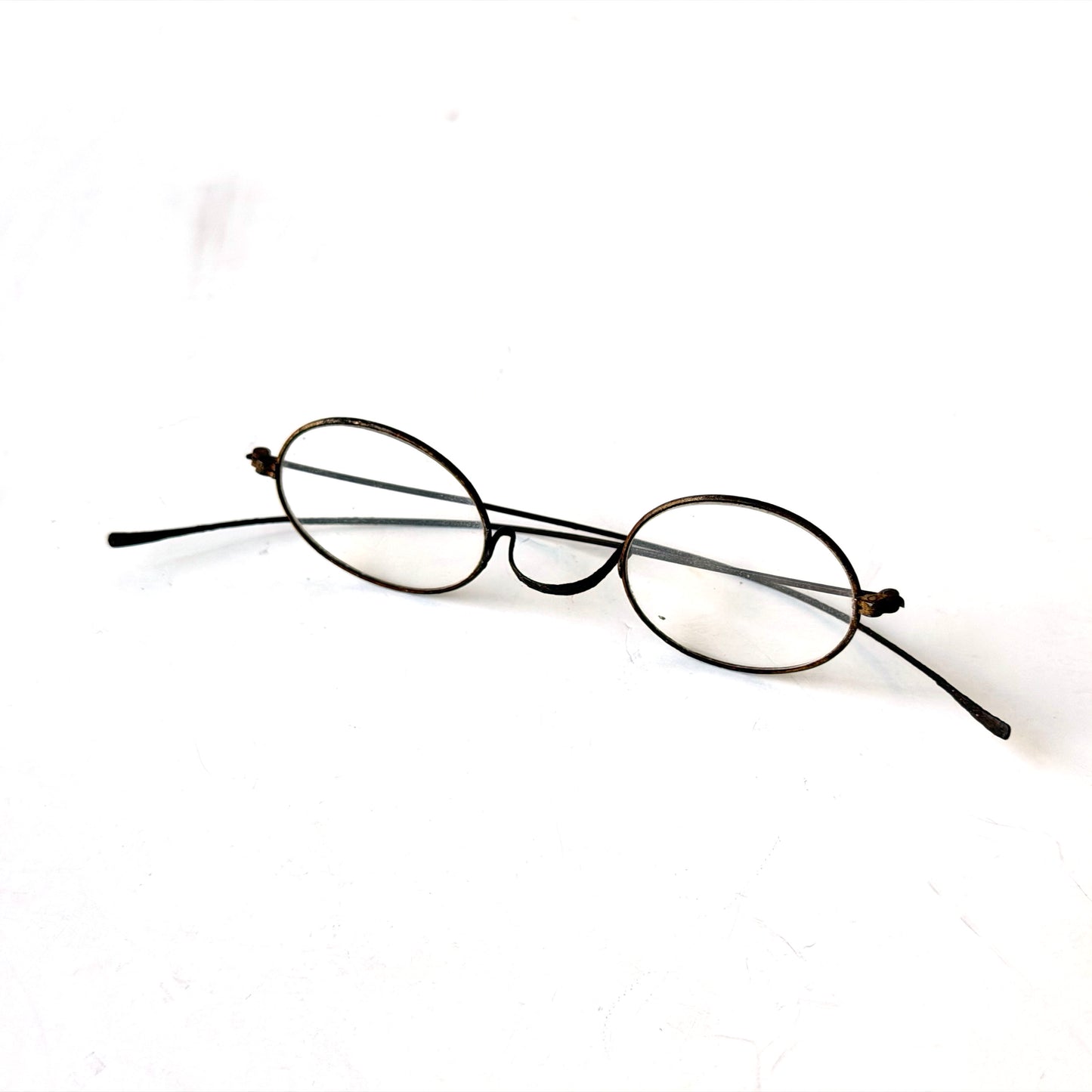 OB127 ANTIQUE READING GLASSES