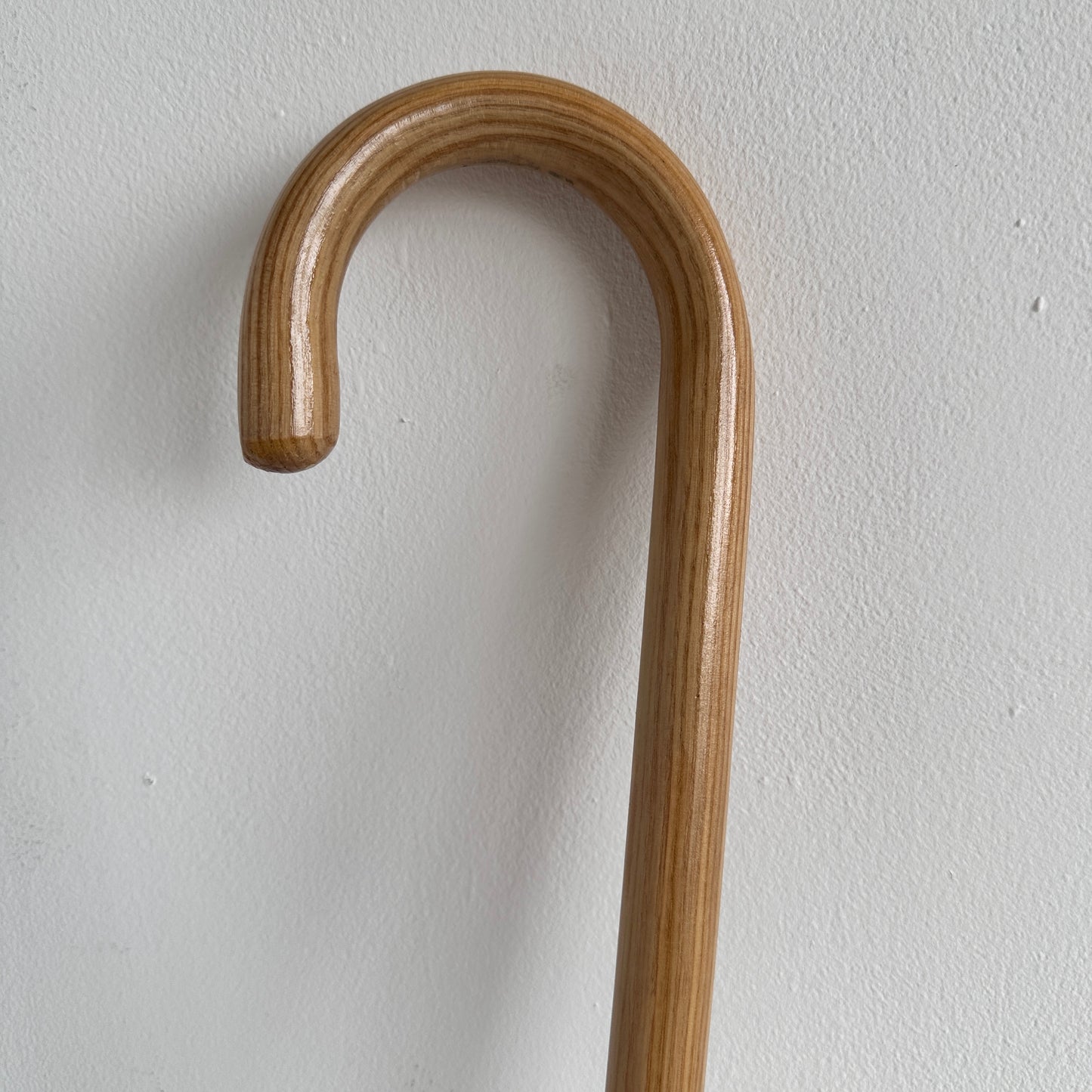 AA015 WOODEN WALKING CANE