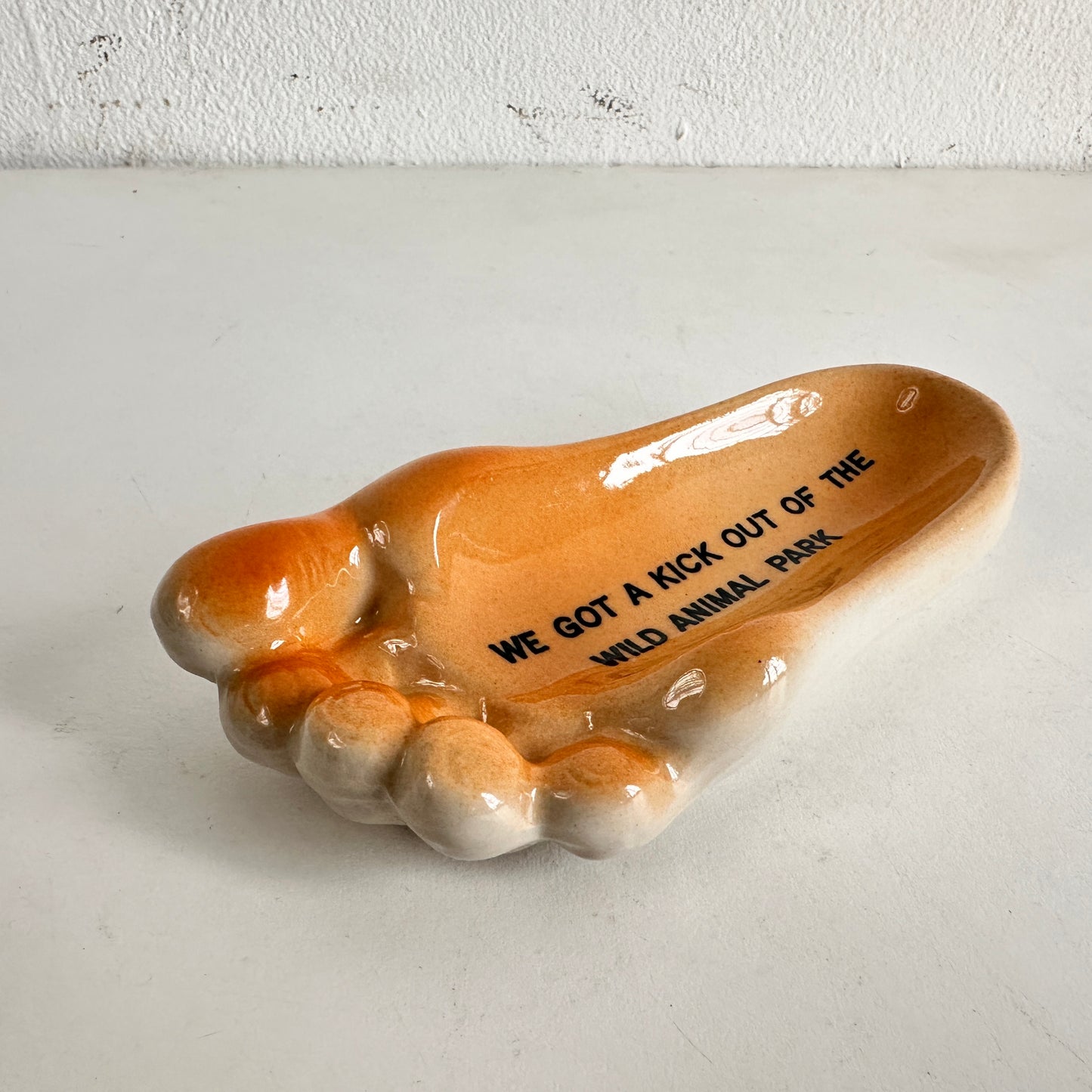 AA019 FOOT ASHTRAY