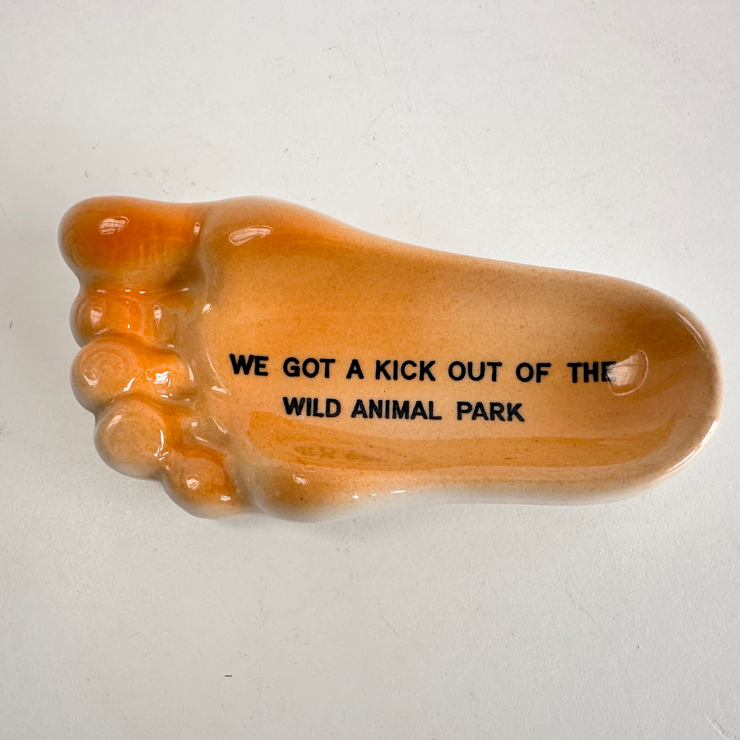 AA019 FOOT ASHTRAY