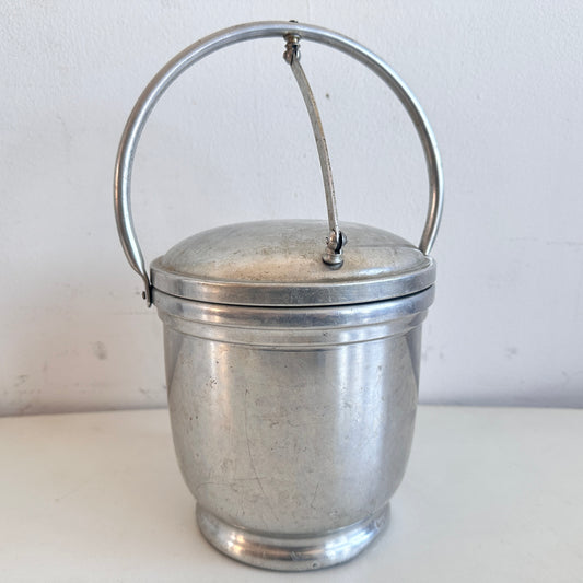 AA024 VINTAGE ALUMINUM ICE BUCKET