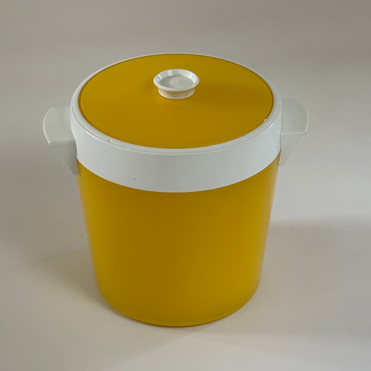 AA027 YELLOW ICE BUCKET