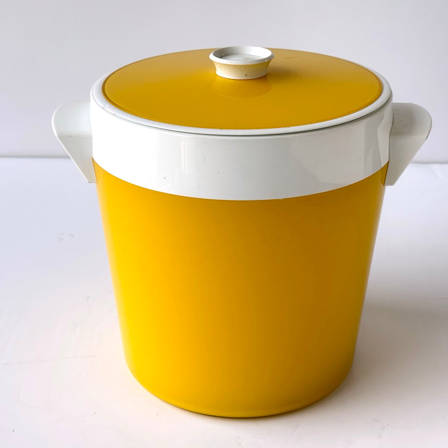 AA027 YELLOW ICE BUCKET