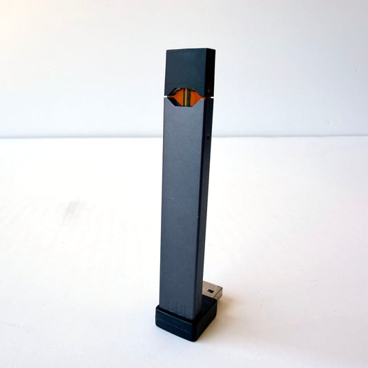 AA029 VINTAGE JUUL WITH EXTRA PODS