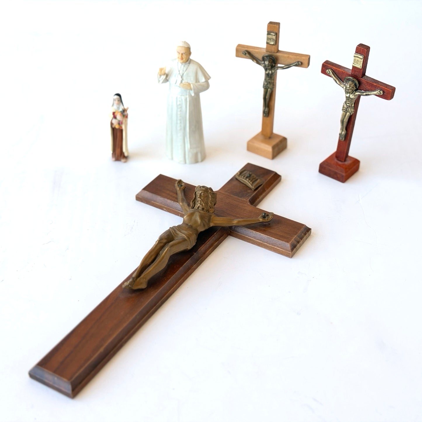 AA032 CATHOLIC PARAPHENALIA CREW 1
