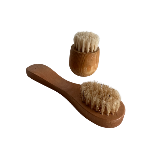 BB010 SET OF TWO TINY BRUSHES