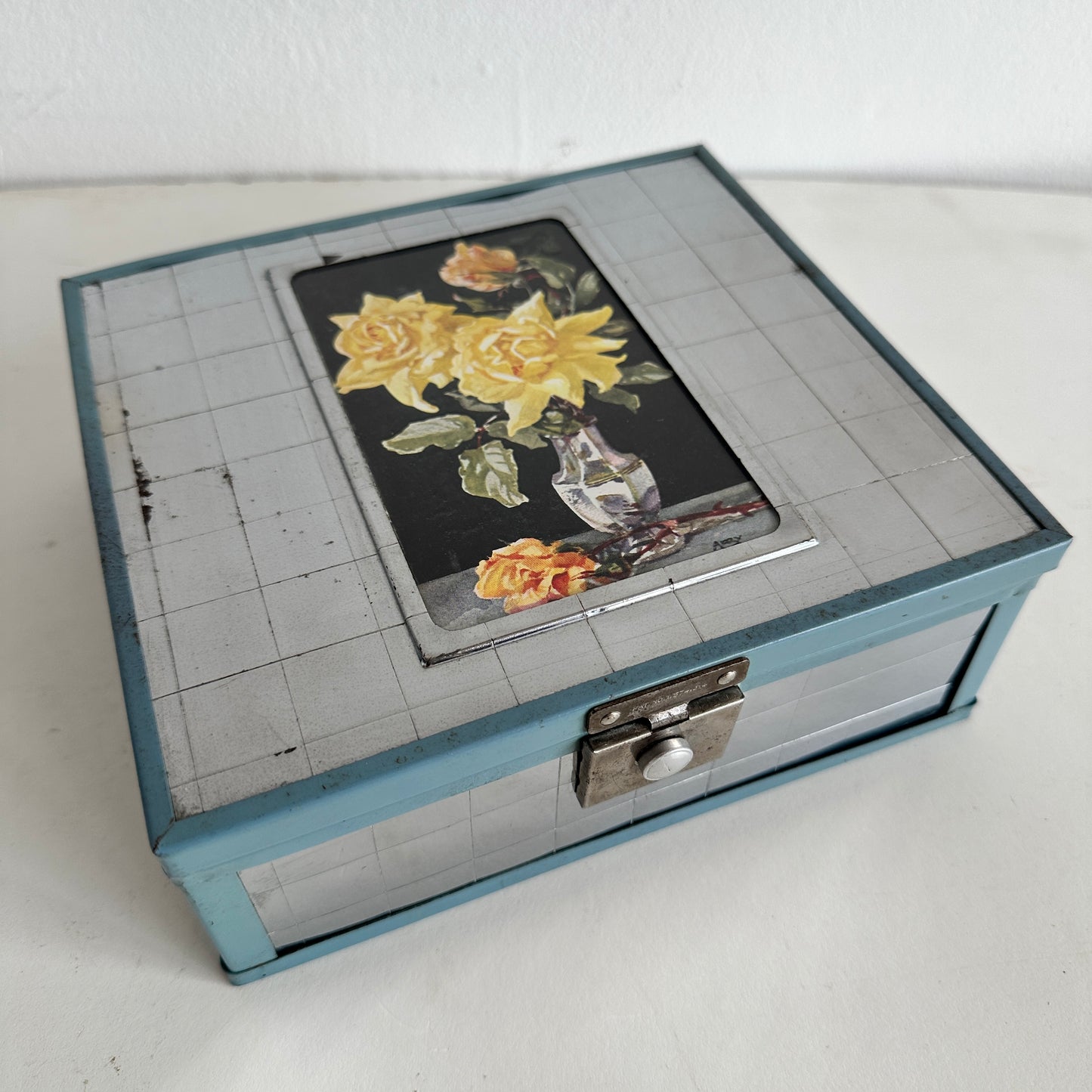 BB020 FLORAL AND MIRROR VANITY BOX