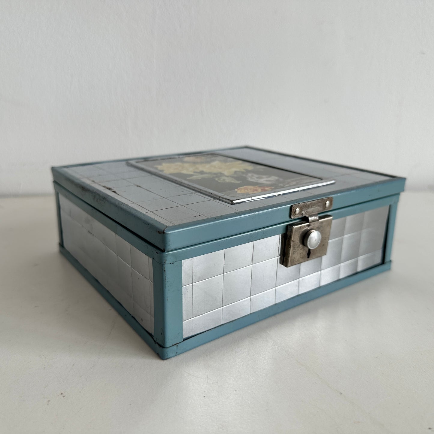 BB020 FLORAL AND MIRROR VANITY BOX