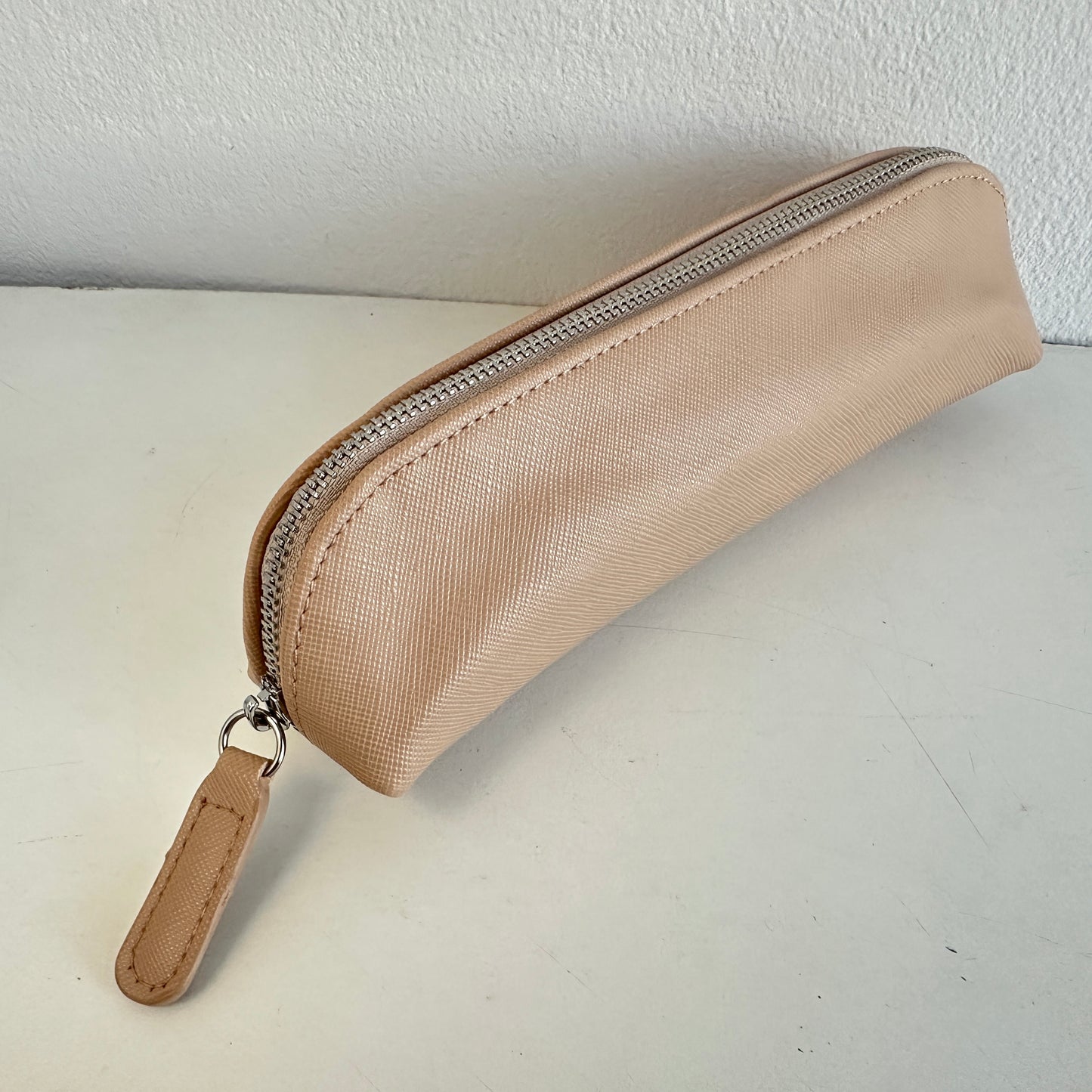 BB025 LIGHT BEIGE MAKEUP POUCH