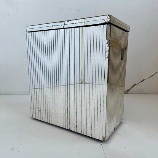 BB033 VINTAGE MIRRORED HAMPER