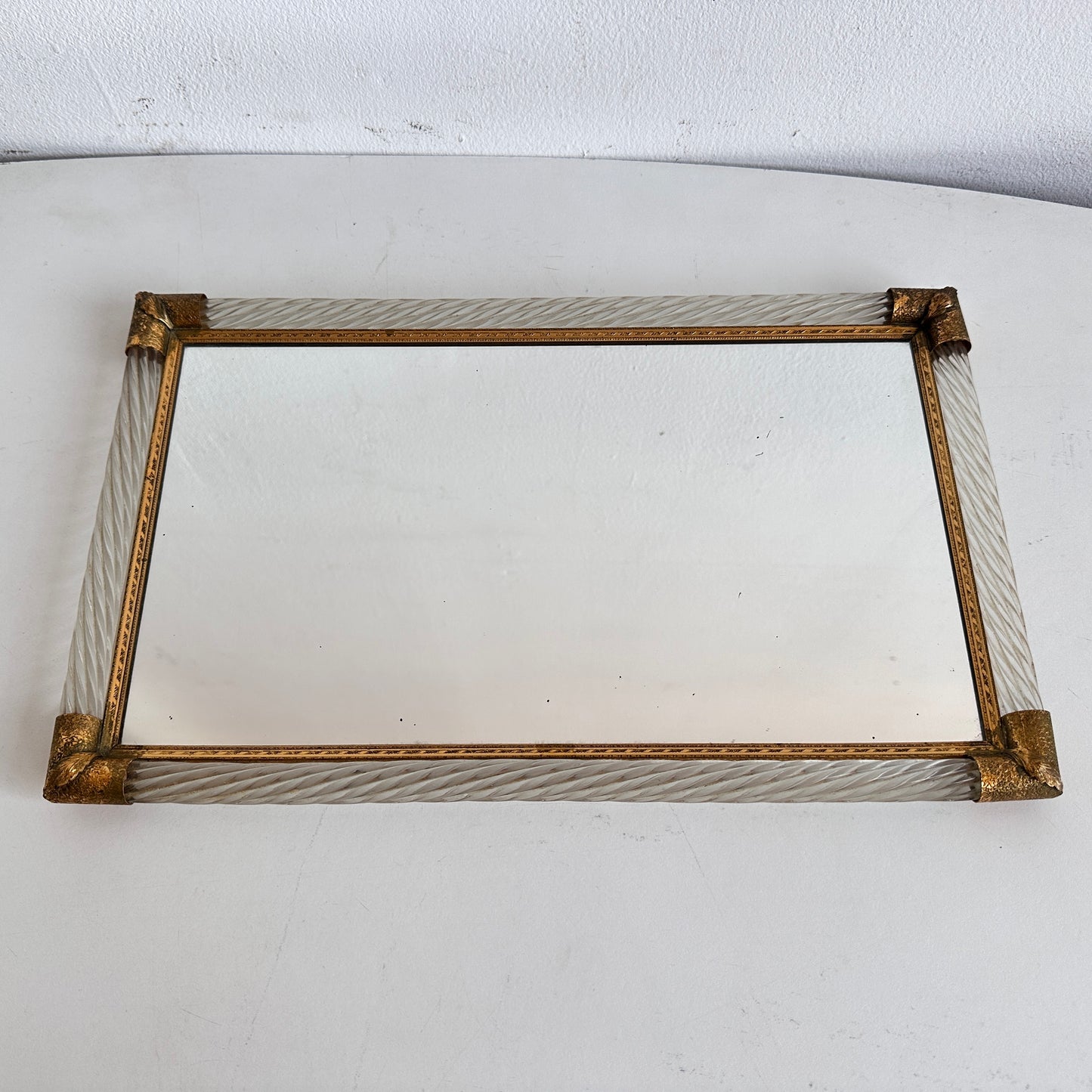 BB036 TWISTED GLASS MIRROR TRAY