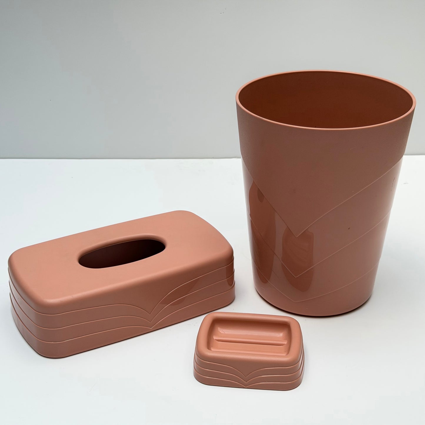 BB043 PEACH PINK TRASH BIN, SOAP DISH, & TISSUE BOX COVER