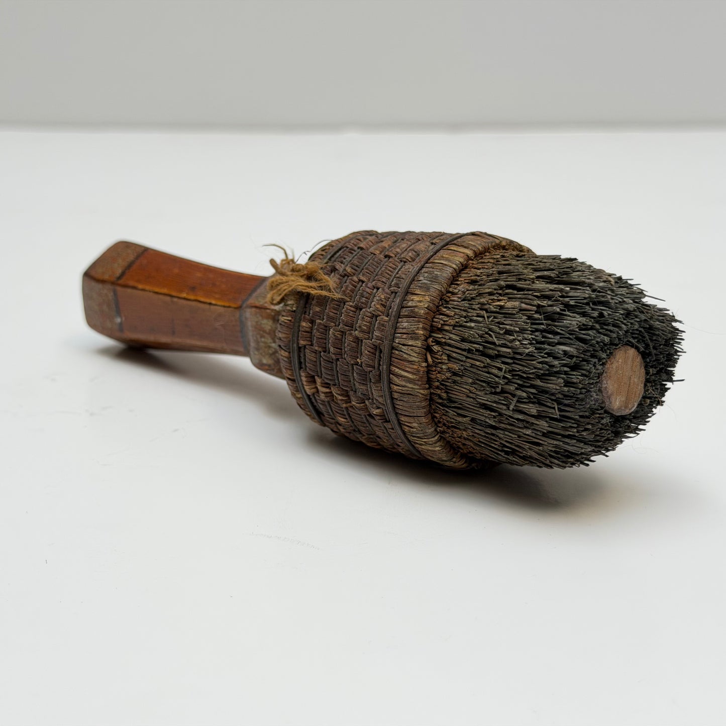 BB045 ANTIQUE WOODEN CLEANING BRUSH